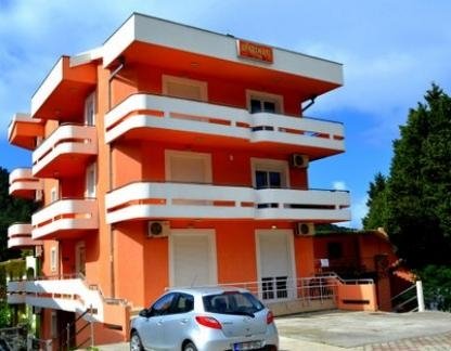Apartmani Vlado i Emina, privatni smeštaj u mestu Sutomore, Crna Gora